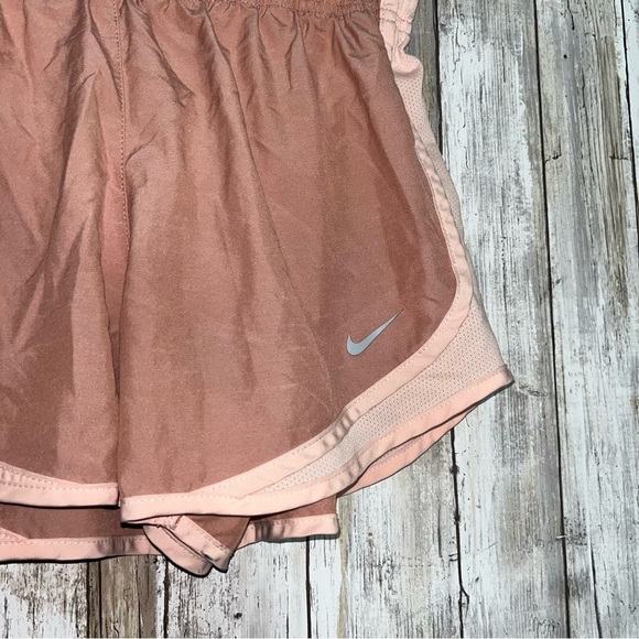 Nike Peachy Pink Tempo Shorts - Picture 3 of 6